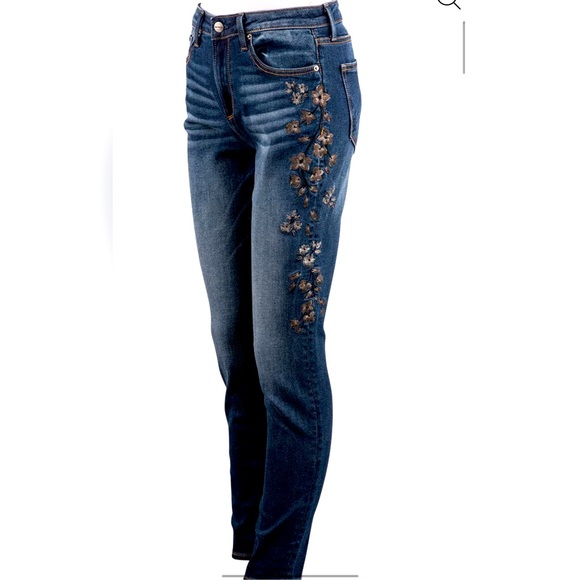 Driftwood Jackie High Rise
Skinny Jeans - Metallic Embroidered Denim  | 27 - Picture 4 of 11